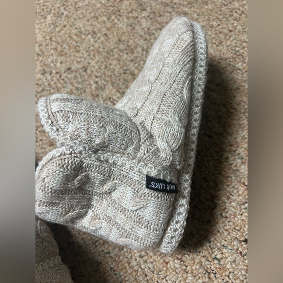 Muk Luks women’s slippers - Picture 3 of 4
